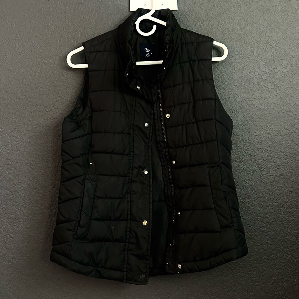 GAP Black Puffer Vest